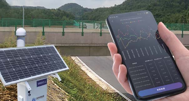 北斗GNSS监测站配套太阳能供电与手机端APP